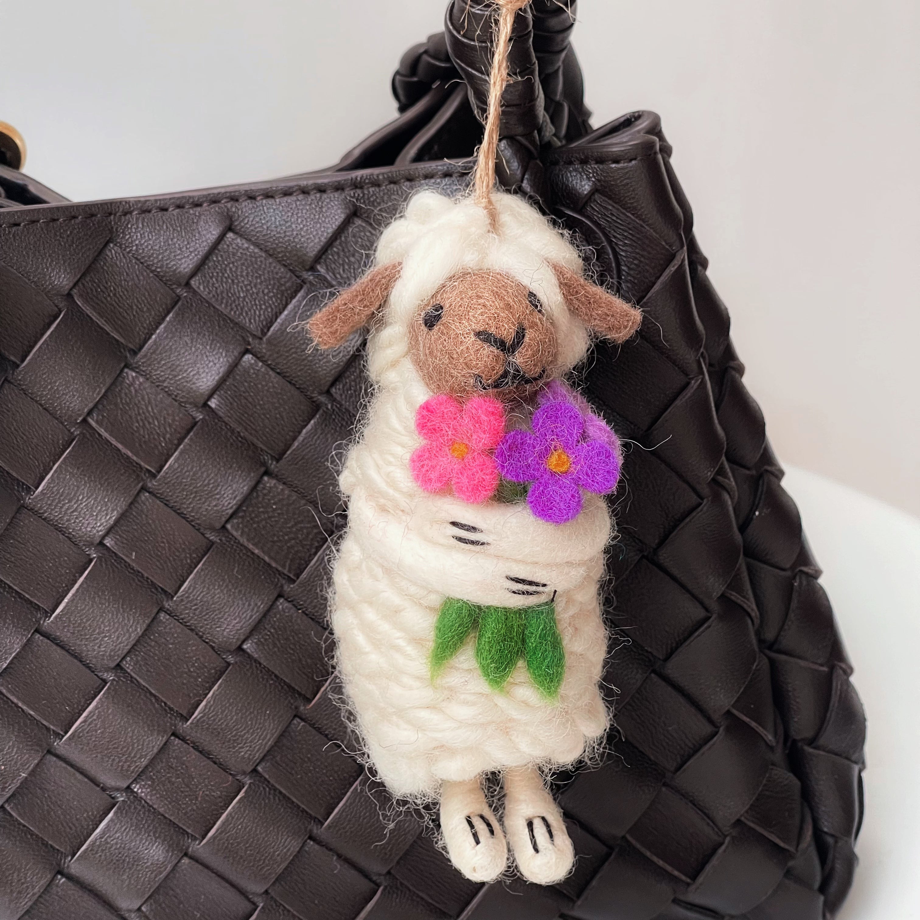 Daisy - Blooming Sheep