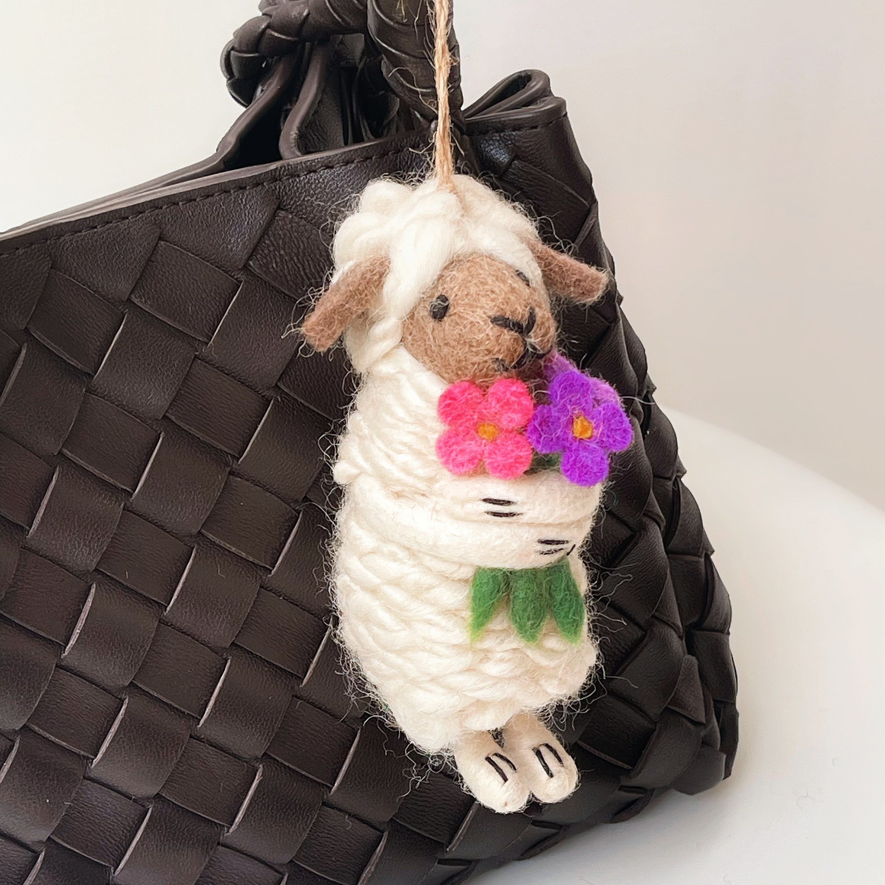 Daisy - Blooming Sheep