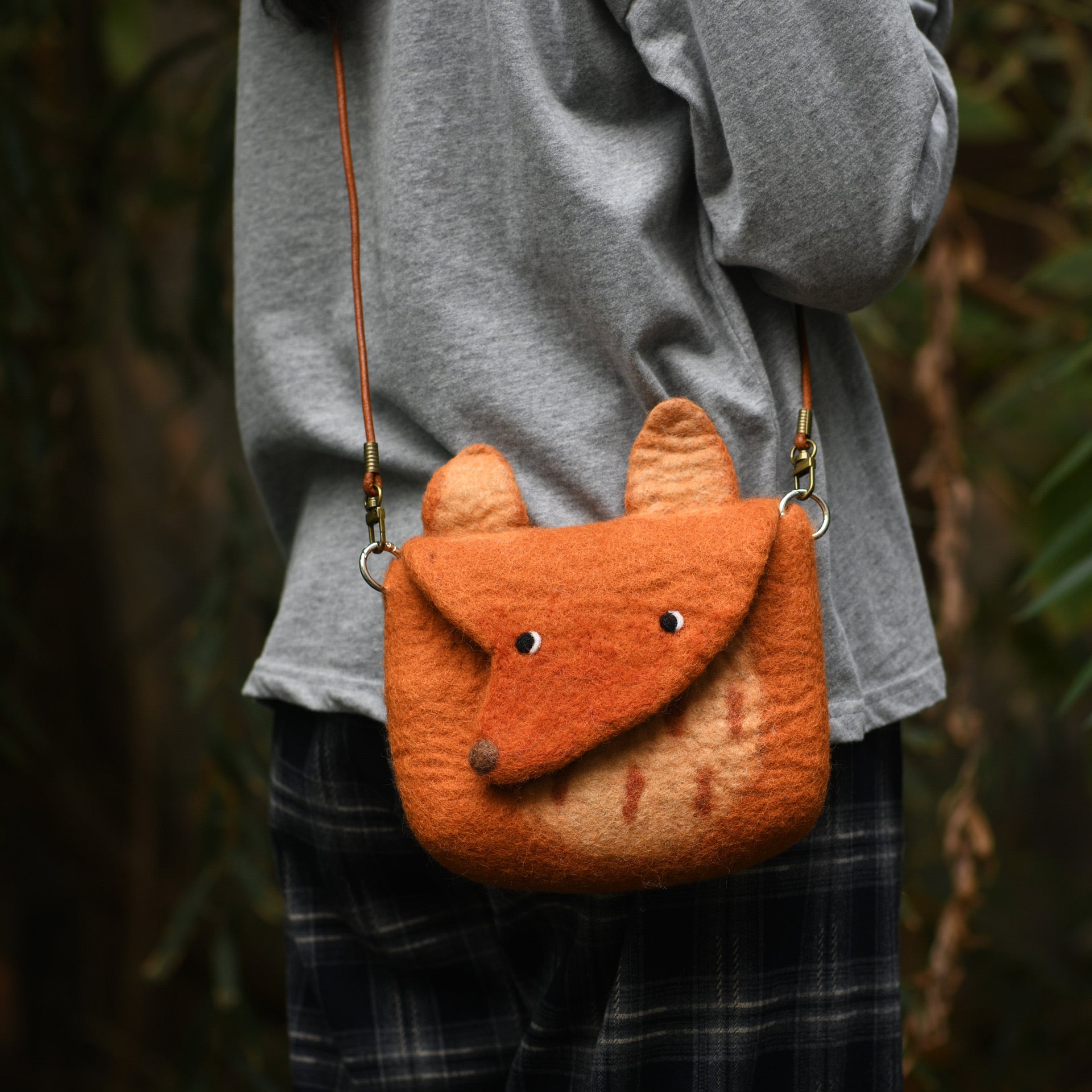 Amber Tail Crossbody